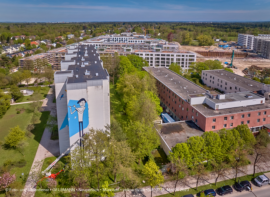 04.05.2023 - Luftbilder vom Alexisqaurtier und Pandion Verde in Neuperlach